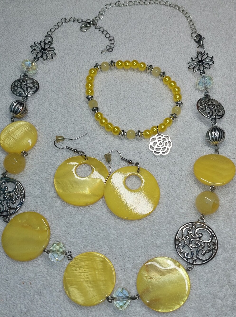 Yellow Shell Disc Necklace Set with Bracelet and Earrings